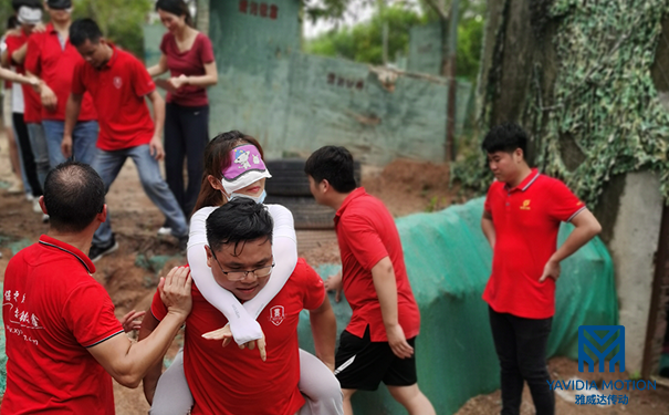 卖上银91香蕉视频在线看的小女孩公司团建2
